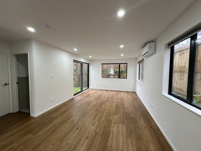 44B Friesian Drive, Mangere, Auckland - Carousel 2