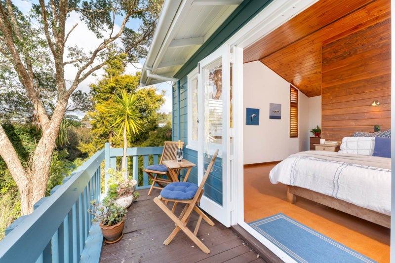 9 Agathis Ave, Mairangi Bay, North Shore City - Carousel 33