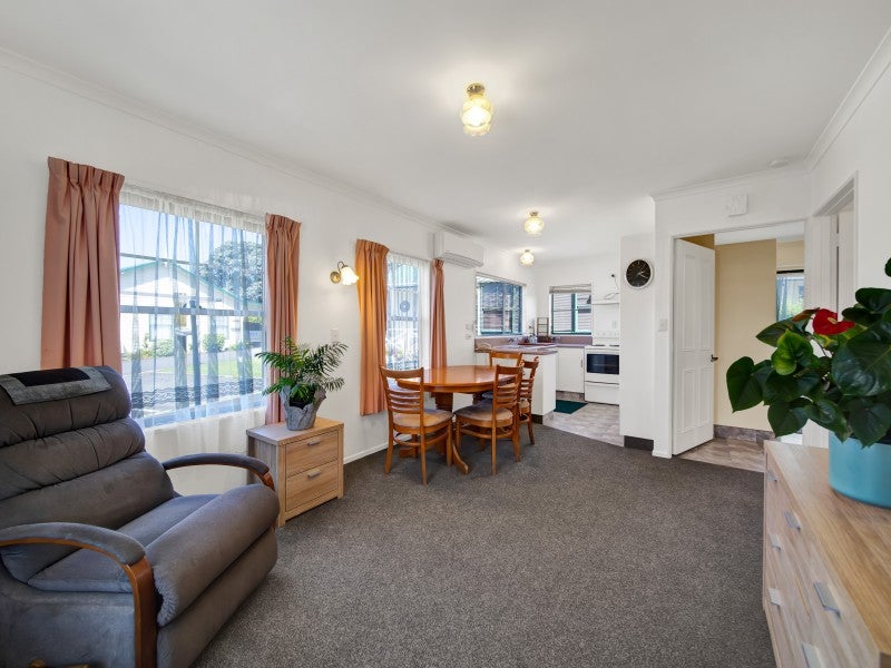 10/70 Whiteley Street, Moturoa, New Plymouth - Carousel 2