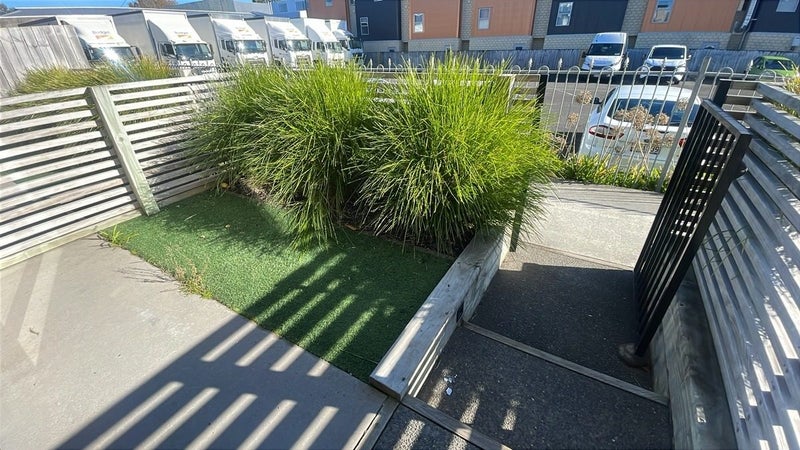 4/1 Vialou Street, Hamilton Central, Hamilton - Carousel 17