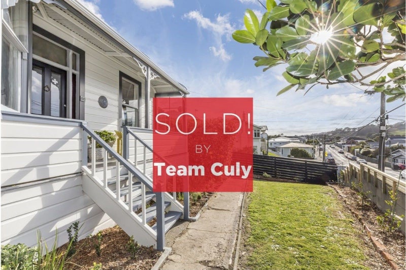 66 Eden Street, Island Bay, Wellington - Carousel 1