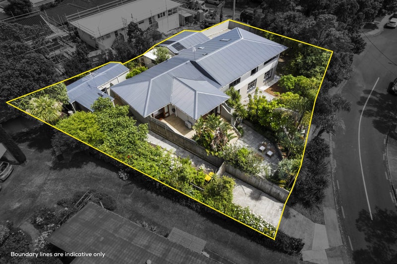 17 Cleve Road, Green Bay, Auckland - Carousel 2