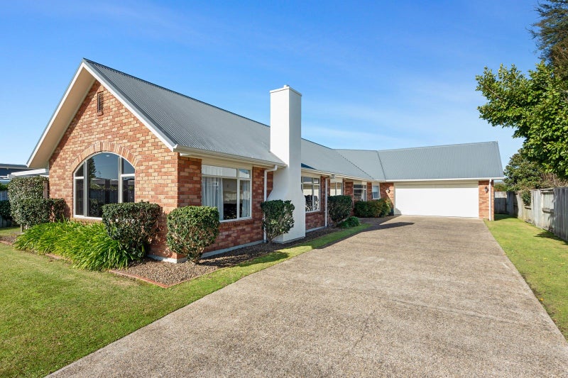 28 Coleraine Drive, Rototuna, Hamilton - Carousel 1