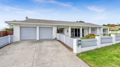 41 Orangewood Drive, Northpark, Auckland - Carousel 1