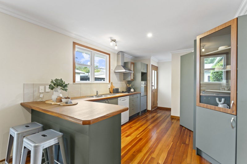 8 Juliana Place, Awapuni, Palmerston North - Carousel 2