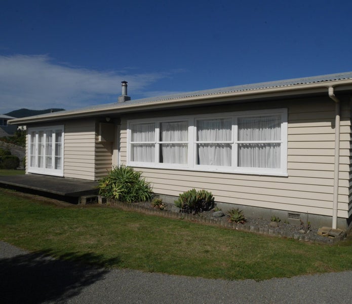 15 Hillcrest Road, Raumati South, Paraparaumu - Carousel 2