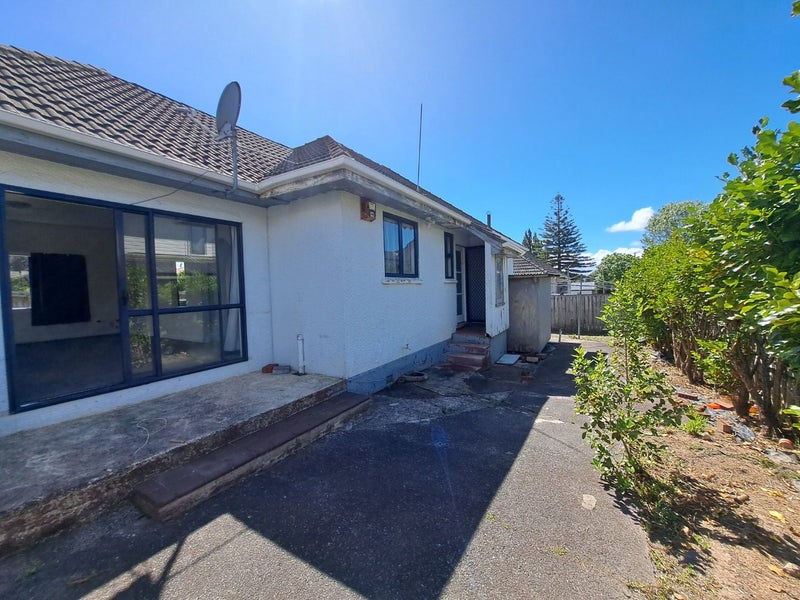 88 Nikau Street, New Lynn, Auckland - Carousel 14