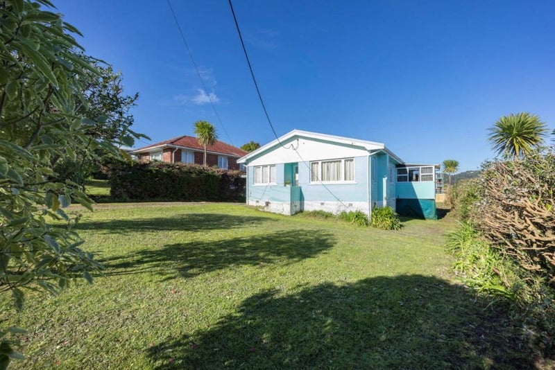 52 Savoy Road, Glen Eden, Waitakere - Carousel 2