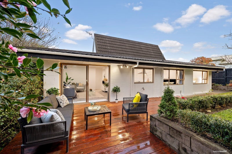 3/8 Woodbine Avenue, Greenlane, Auckland - Carousel 1