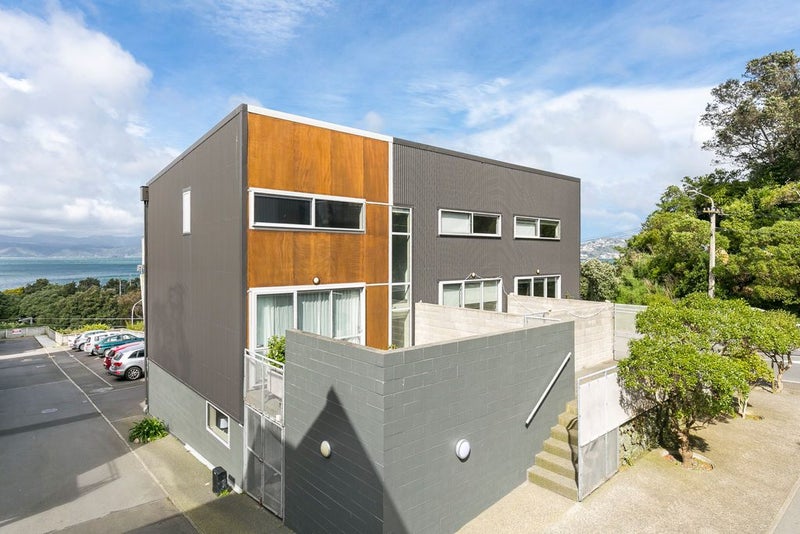 20/2 Onslow Road, Khandallah, Wellington - Carousel 1