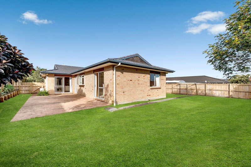 28 Farmdale Court, Flat Bush, Auckland - Carousel 2