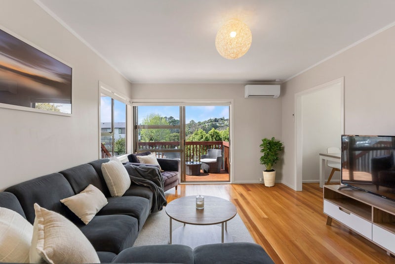 11 O'Donn Avenue, Beach Haven, Auckland - Carousel 1