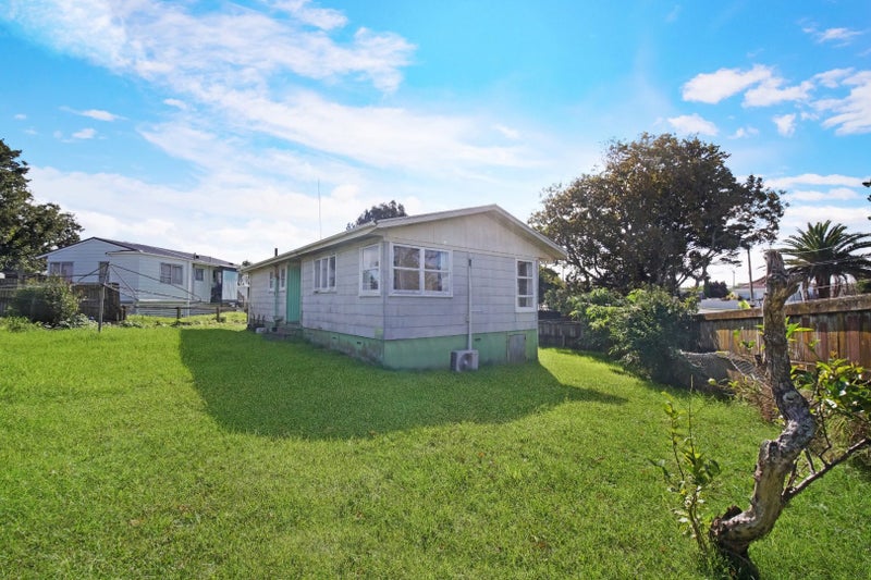 137 Favona Road, Favona, Auckland - Carousel 1