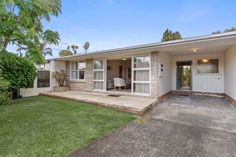 2/0 Michaels Avenue, Ellerslie, Auckland - Carousel 1