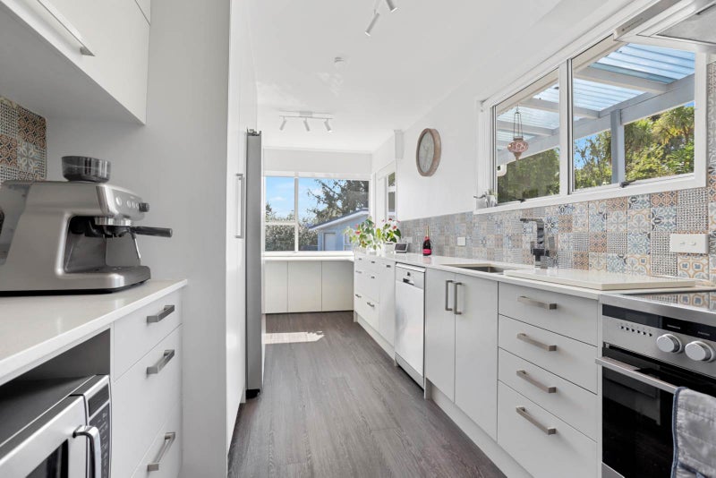 78A Captain Scott Road, Glen Eden, Auckland - Carousel 2