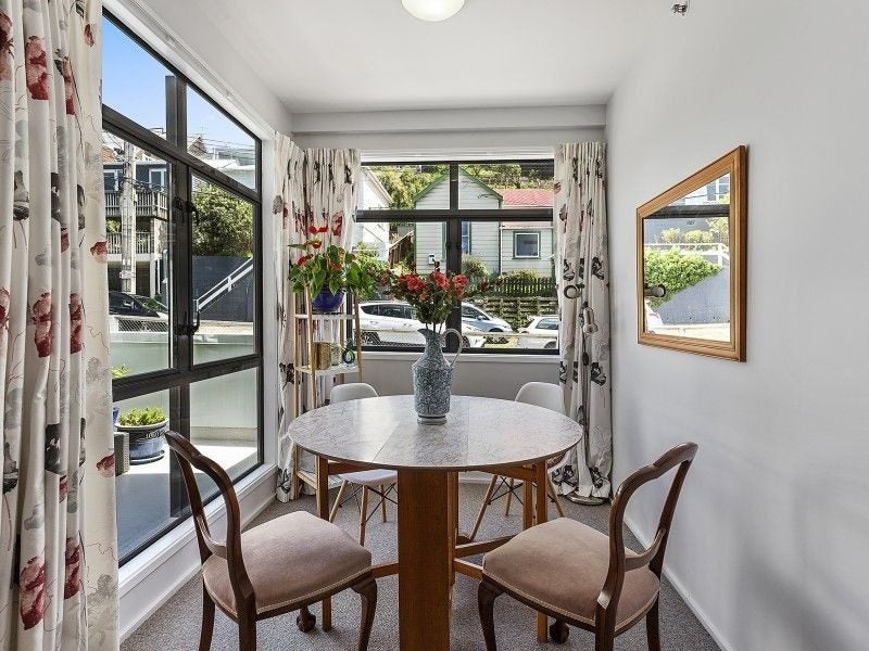 4/7 Hanson Street, Mount Cook, Wellington - Carousel 1
