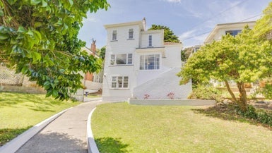 42 Ashleigh Crescent, Miramar, Wellington - Carousel 1