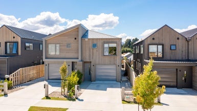 20 Glenavon Green, Wanaka - Carousel 1