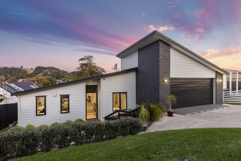 31 Laly Haddon Place, Warkworth - Carousel 1