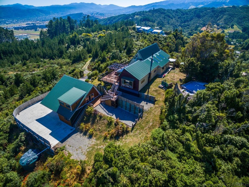 52 Avro Road, Blue Mountains, Upper Hutt - Carousel 1