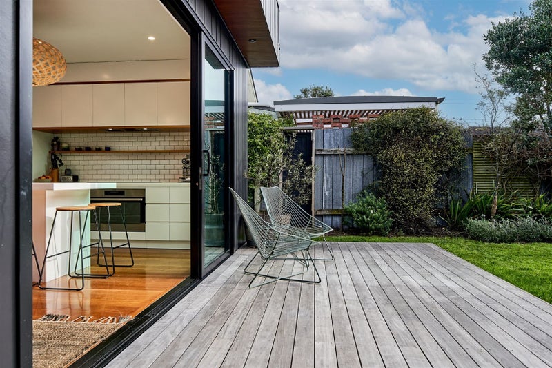 39 Adelaide Street, Petone, Lower Hutt - Carousel 2