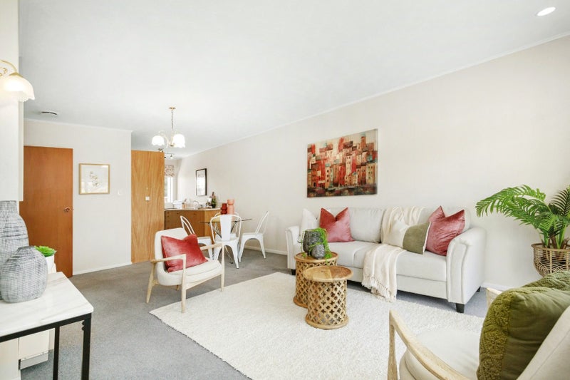 2/18 Nikau Grove, Woburn, Lower Hutt - Carousel 2