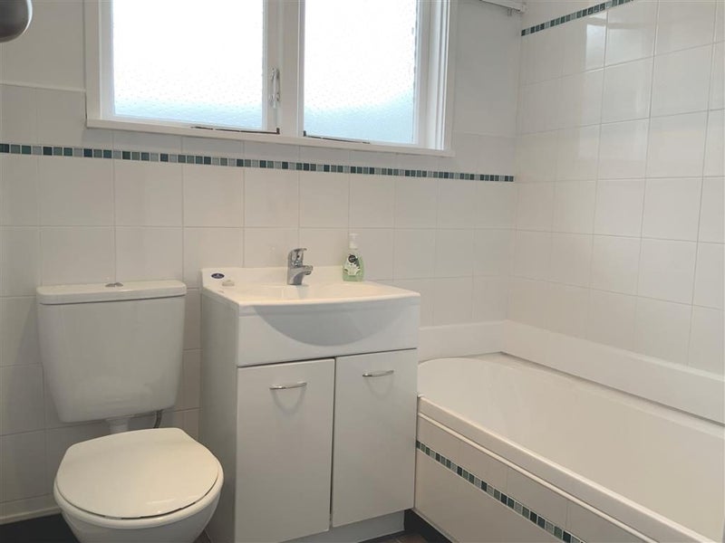 1033D Fergusson Drive, Clouston Park, Upper Hutt - Carousel 10