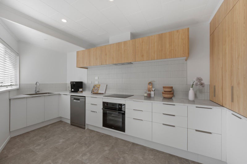 16 Scarborough Road, Flaxmere, Hastings - Carousel 2