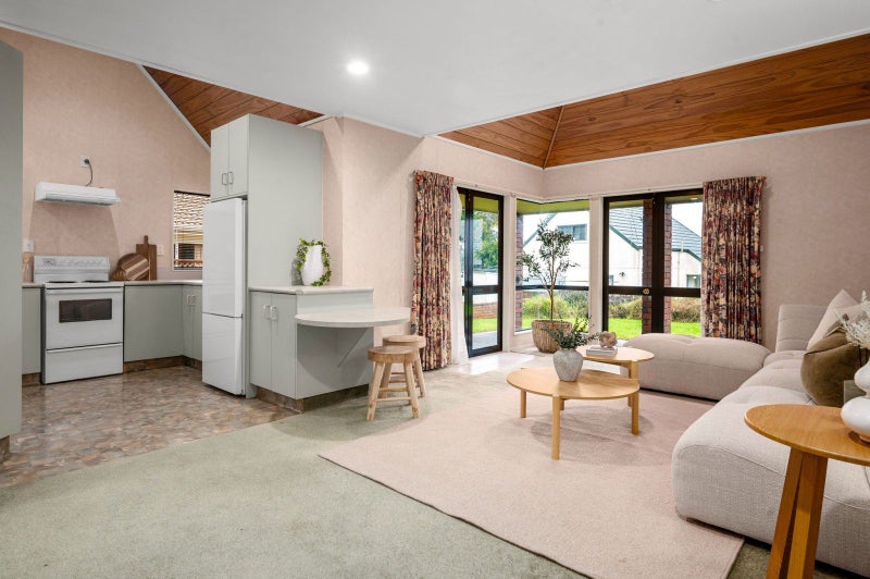 4 Western Heights Drive, Western Heights, Hamilton - Carousel 2