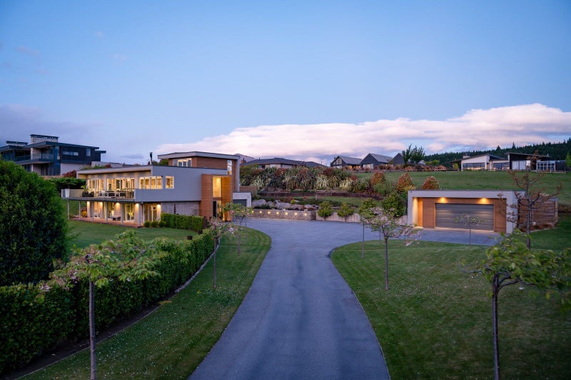 27 Ridgecrest, Wanaka - Carousel 1