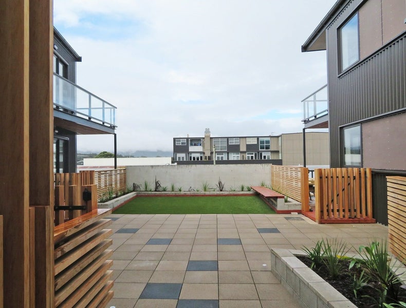 209/321 Jackson Street, Petone, Lower Hutt - Carousel 1