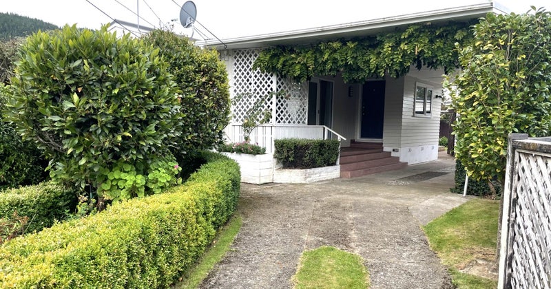 18 Craig Grove, Elderslea, Upper Hutt - Carousel 1