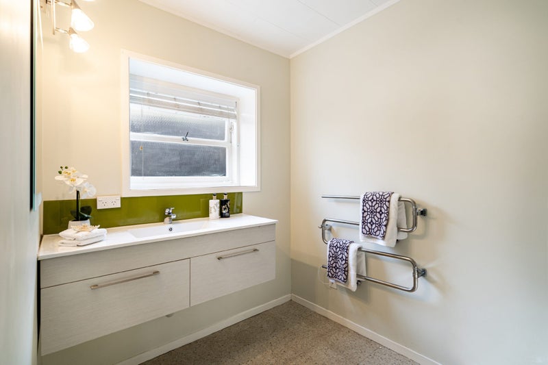 1/38 Old Lake Road, Narrow Neck, Auckland - Carousel 23