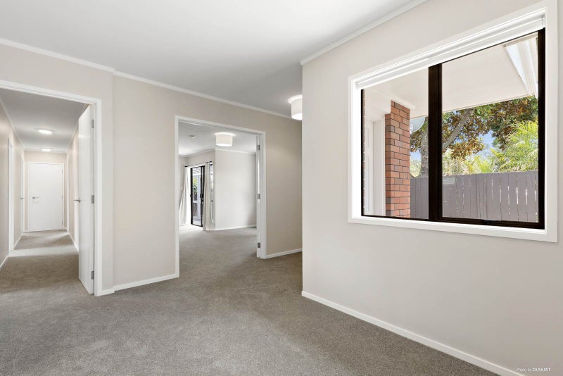 2/15 Wicklow Road, Narrow Neck, Auckland - Carousel 2