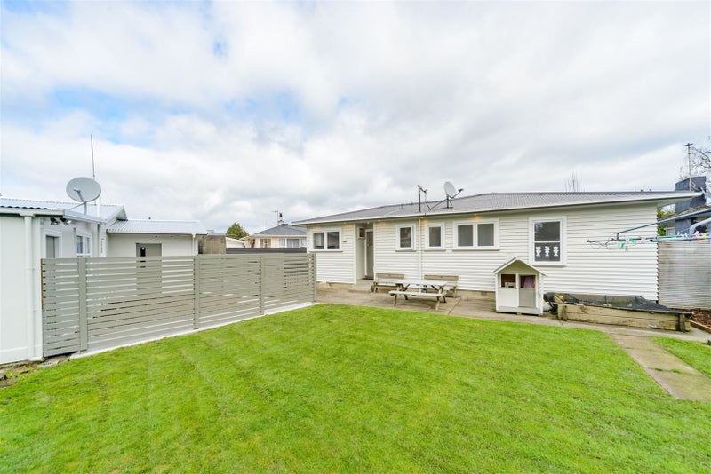 6 Dundas Place, Awapuni, Palmerston North - Carousel 2