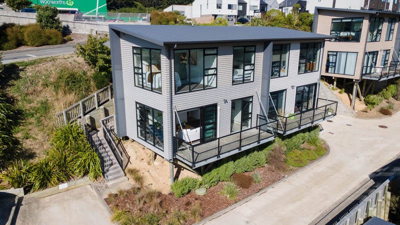 1 Ara Patukawenga, Tawa, Wellington - Carousel 2