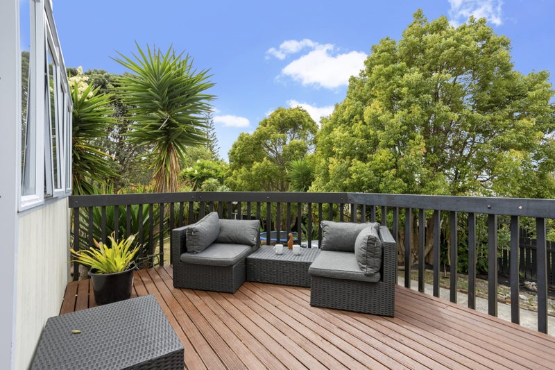 18 George Herring Place, Glen Eden, Auckland - Carousel 1