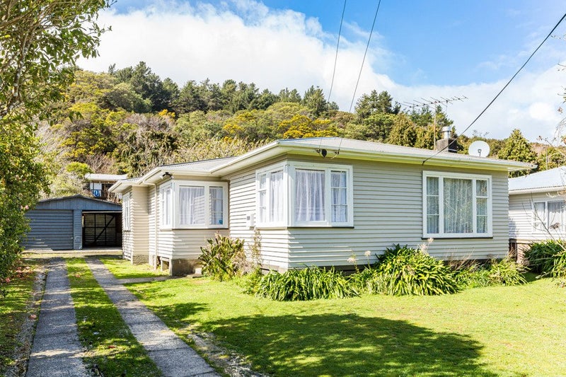 21 Peel Place, Wainuiomata, Lower Hutt - Carousel 2