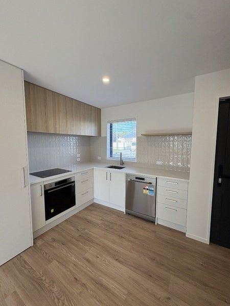 2/21 Fairfield Avenue, Addington, Christchurch - Carousel 2