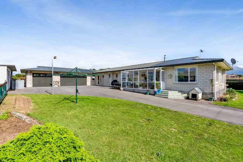 227 Pembroke Road West, Pembroke, Stratford - Carousel 1