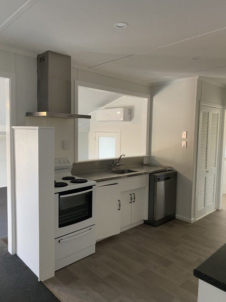 24 Yvonne Street, Melville, Hamilton - Carousel 2