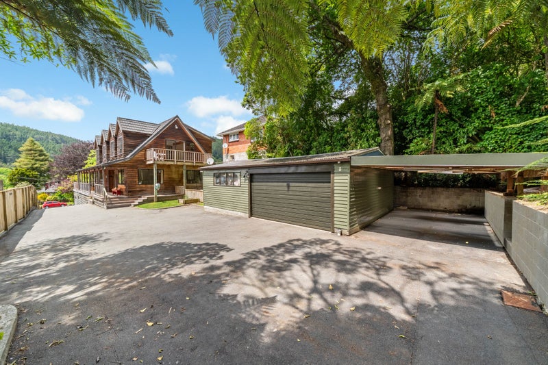 16 Jocelyn Crescent, Pinehaven, Upper Hutt - Carousel 2