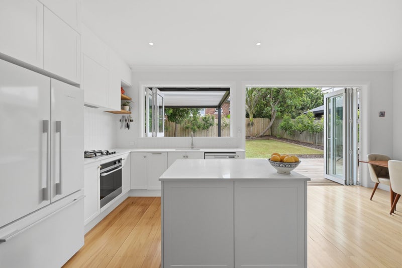 67 Owairaka Avenue, Mount Albert, Auckland - Carousel 2