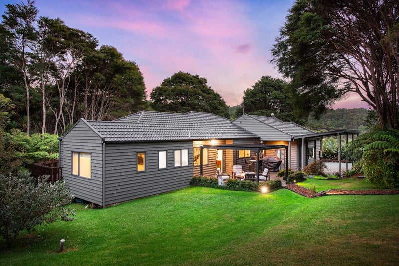 10 Bendalls Lane, Oratia, Auckland - Carousel 1