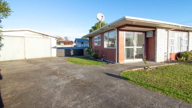 10 Bruce Place, Highbury, Palmerston North - Carousel 1