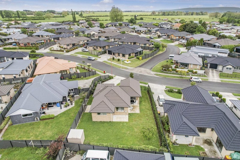 18 Stan Heather Drive, Glenview, Hamilton - Carousel 1