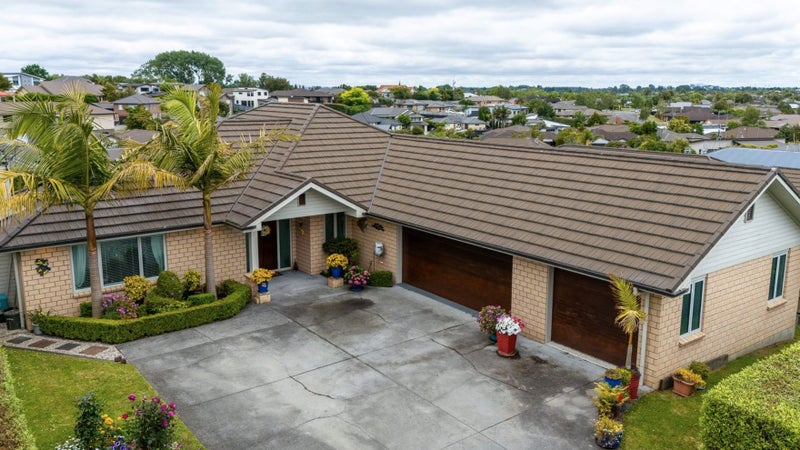 52 Somerton Drive, Huntington, Hamilton - Carousel 1