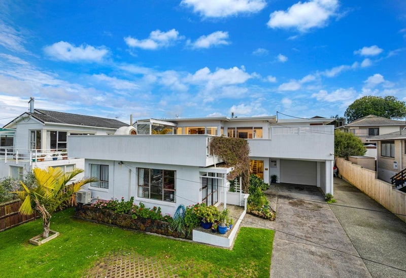 13 Kiteroa Terrace, Rothesay Bay, Auckland - Carousel 2