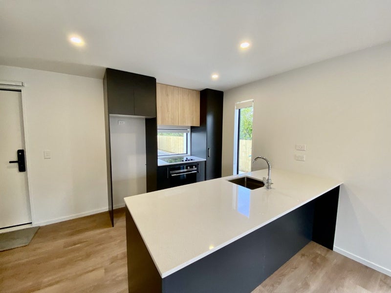 1/16 Smith Street, Woolston, Christchurch - Carousel 2