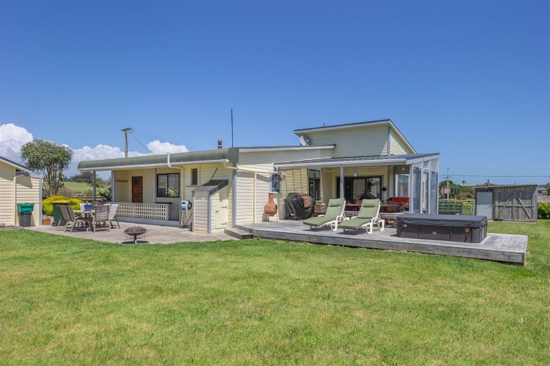 13 Waitarere Rise Avenue, Waitarere Beach, Levin - Carousel 2